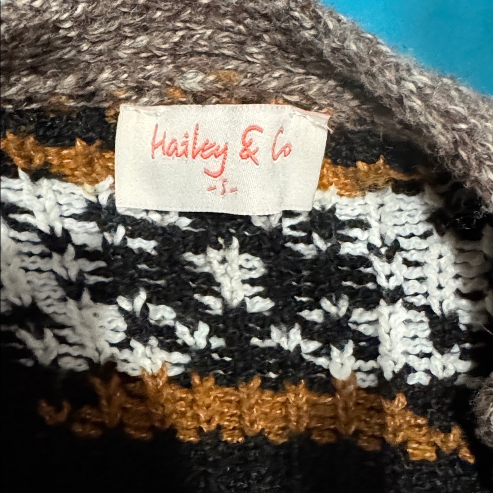 Geometric Patterned Cardigan - Picture 4 of 5